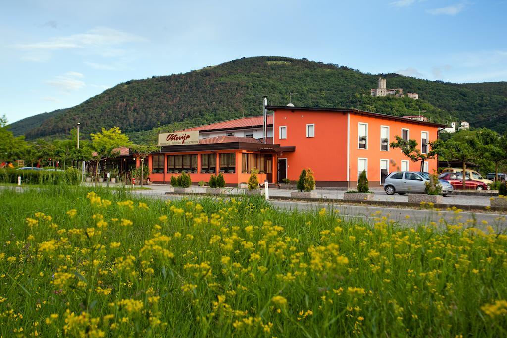 Guesthouse Osterija Branik Bagian luar foto