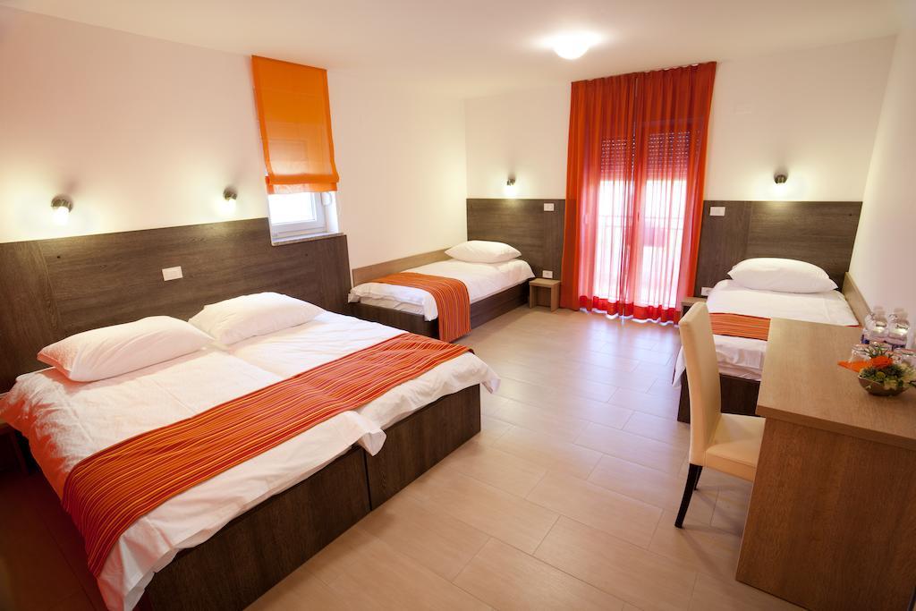 Guesthouse Osterija Branik Ruang foto